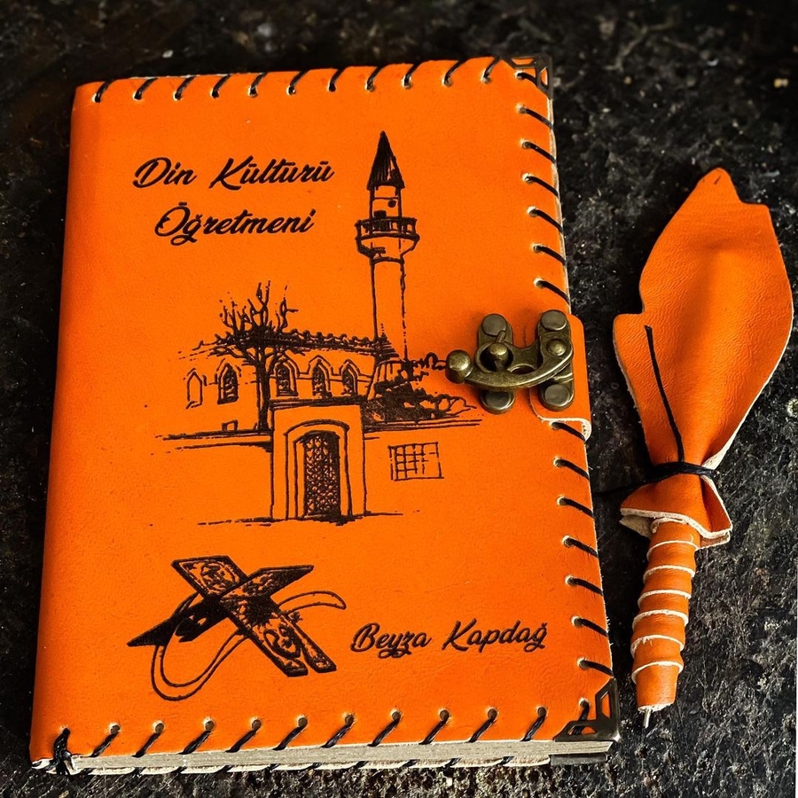 Din Kültürü Öğretmenine Hediye İsme Özel Deri Defter - Hediyesec