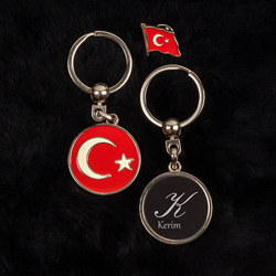 İsim Baş Harf Tasarımlı Türk Bayraklı Anahtarlık ve Rozet 