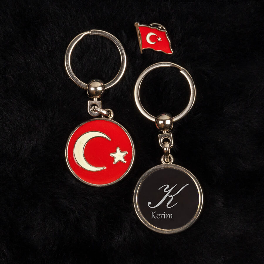 İsim Baş Harf Tasarımlı Türk Bayraklı Anahtarlık ve Rozet - Hediyesec