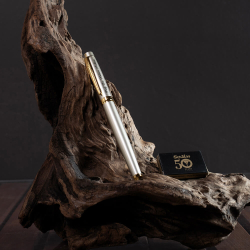 İsme Özel Scrikss Dolma Kalem Honour 38 Saten Altın - Scrikss