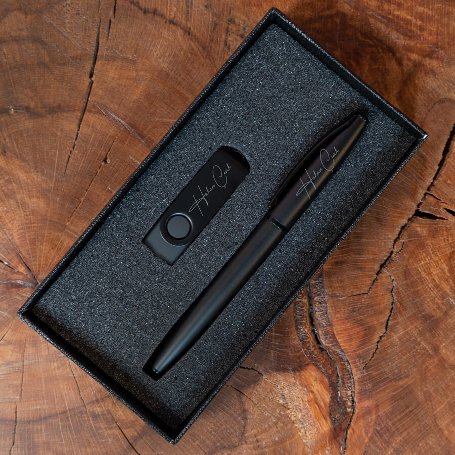 Hediyesec - İsme Özel USB ve Roller Kalem Set
